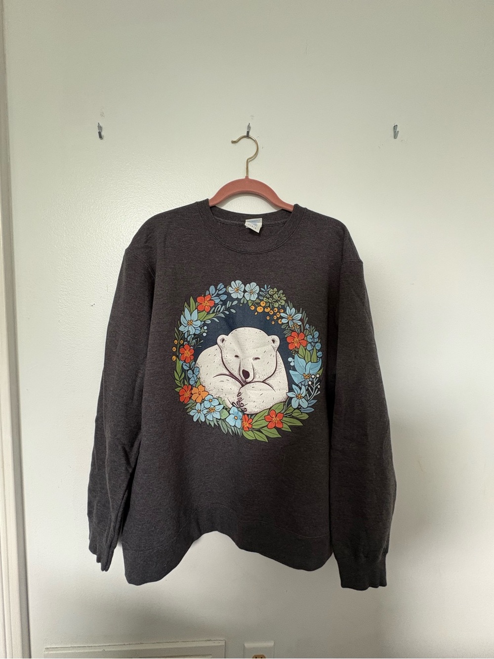 🐻‍❄️Charcoal Floral Polar Bear Crewneck Sweatshirt